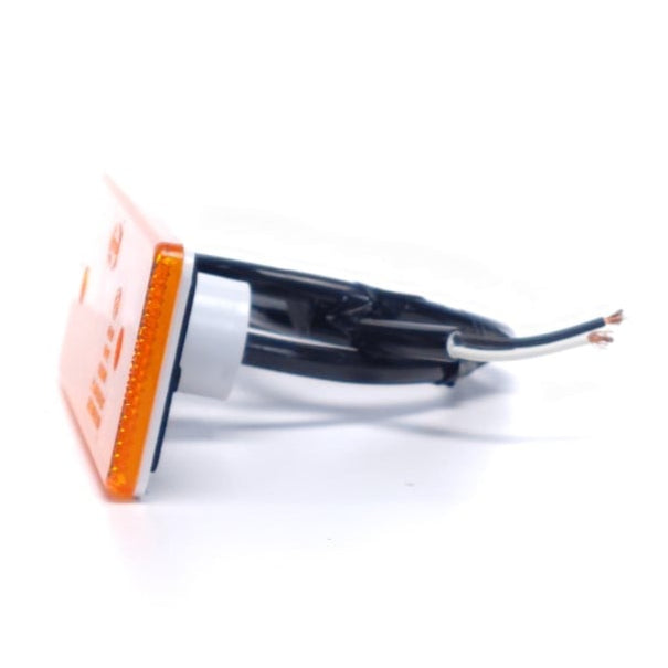 Built-in Amber Position Lamp with 4 LEDs