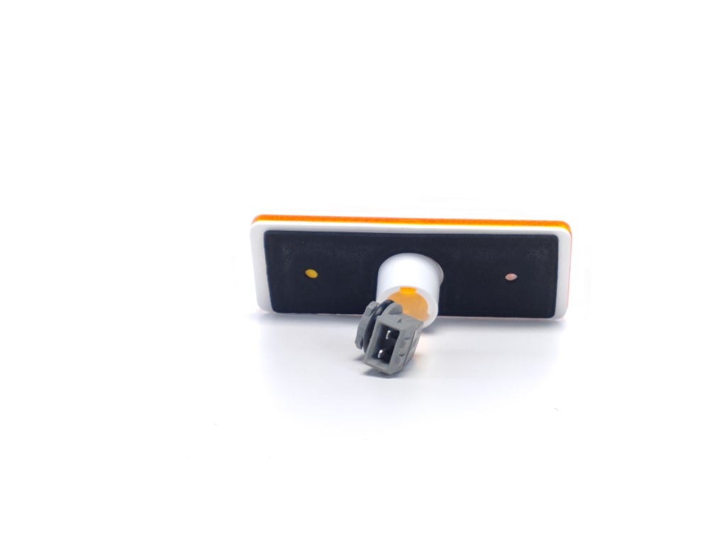 Built-in Amber Position Lamp